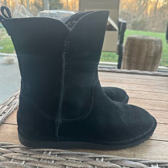 UGG Alisa Black Suede Booties 10 - Picture 2 of 7
